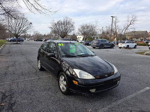Used 2001 Ford Focus ZX3 Hatchback image 8