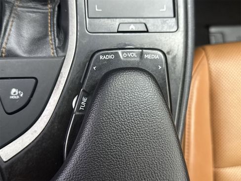 Used 2019 Lexus UX 200 w/ Premium Package image 37