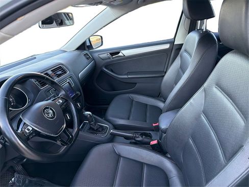 Used 2017 Volkswagen Jetta Wolfsburg Edition image 10