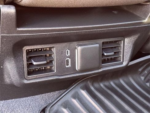 Used 2024 Chevrolet Silverado 1500 LT image 20