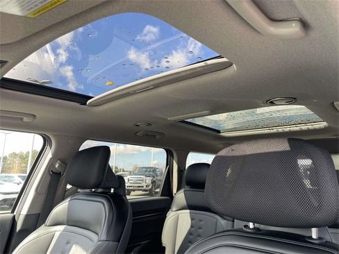 Certified 2024 Kia EV9 Wind image 3