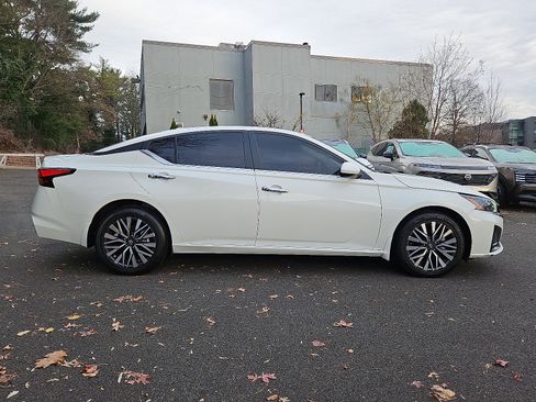 Certified 2023 Nissan Altima 2.5 SV image 7