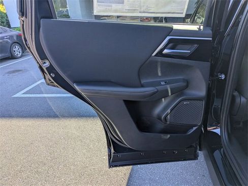 New 2025 Mitsubishi Outlander ES image 24