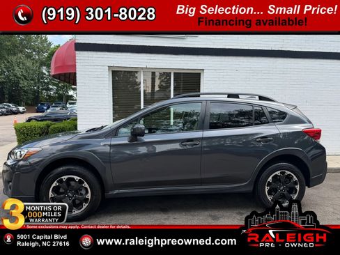 Used 2021 Subaru Crosstrek 2.0i Premium w/ Moonroof Package AWD/4WD image 1