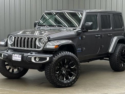Used 2025 Jeep Wrangler Unlimited Sahara w/ Safety Group AWD/4WD image 1
