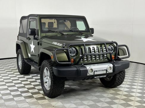 Used 2009 Jeep Wrangler Sahara AWD/4WD image 3