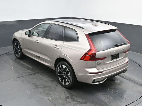 New 2026 Volvo XC60 T8 Plus w/ Protection Package Premier image 26