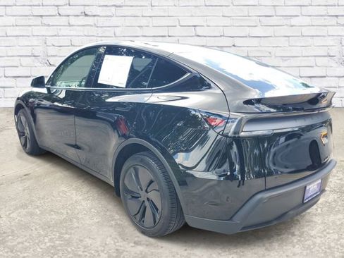 Used 2026 Tesla Model Y 2WD image 2