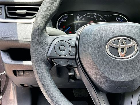 Used 2025 Toyota RAV4 XLE AWD/4WD image 10