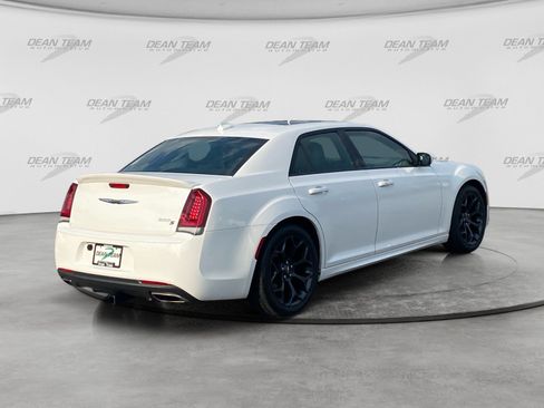 Used 2019 Chrysler 300 S w/ S Model Appearance Package RWD image 8