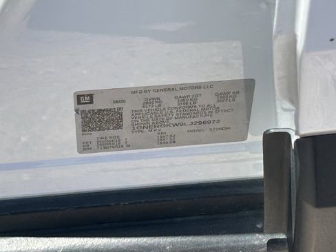 Used 2020 Chevrolet Traverse LT FWD image 17