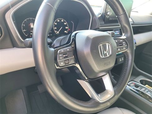 Used 2023 Honda Pilot Touring image 18