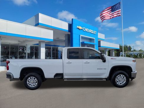 Used 2022 Chevrolet Silverado 2500 LT w/ Convenience Package image 3