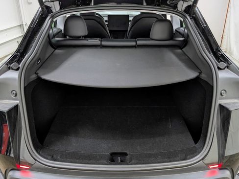 Used 2026 Tesla Model Y Premium image 27