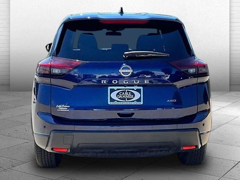 Used 2025 Nissan Rogue SV AWD/4WD image 6
