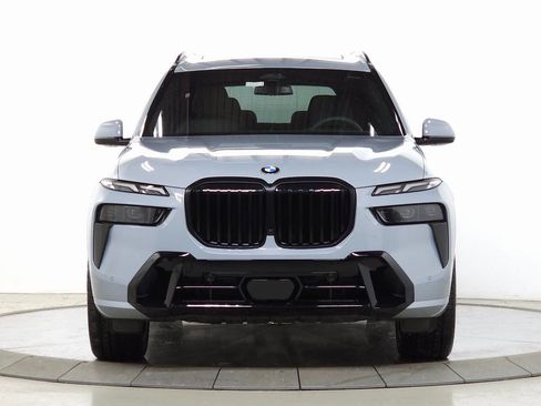 Used 2026 BMW X7 xDrive40i w/ M Sport Package AWD/4WD image 2