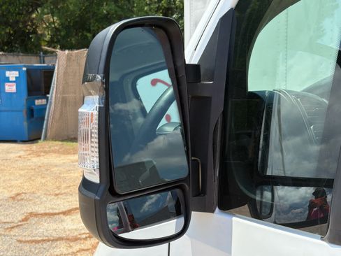 Used 2025 RAM ProMaster 2500 w/ Convenience Group FWD image 12