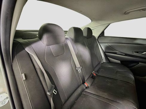 Used 2025 Hyundai Elantra SE FWD image 26