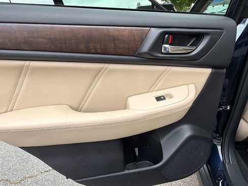Used 2018 Subaru Outback 2.5i Limited AWD/4WD image 14