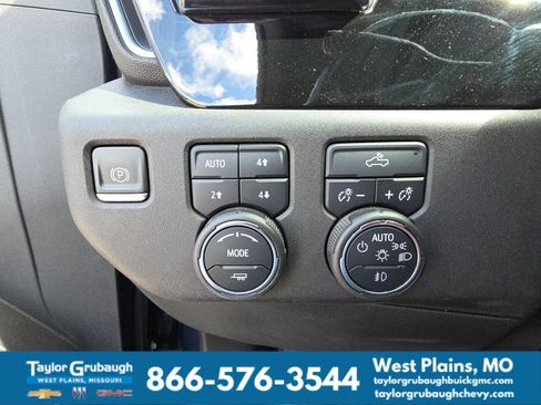 Certified 2022 Chevrolet Silverado 1500 RST w/ Z71 Off-Road Package AWD/4WD image 21