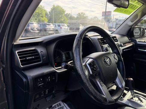 Used 2015 Toyota 4Runner Limited RWD image 11