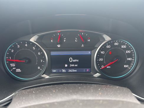 Used 2024 Chevrolet Equinox Premier image 16