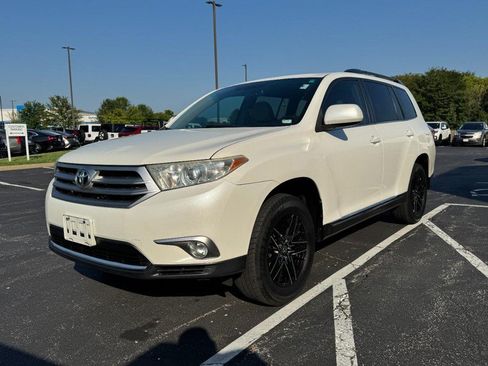 Used 2011 Toyota Highlander SE w/ Tow Pkg AWD/4WD image 8