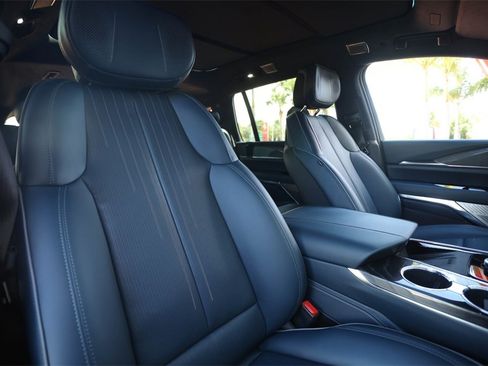 Used 2025 Cadillac Escalade IQ Sport 2 w/ LPO, ONYX Package image 44