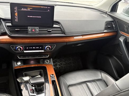 Used 2023 Audi Q5 2.0T Premium w/ Convenience Package AWD/4WD image 14