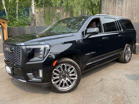 Used 2023 GMC Yukon XL Denali Ultimate AWD/4WD image 1