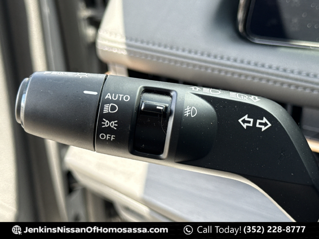 Used 2024 Nissan Ariya AWD image 41