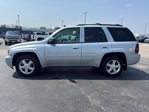 Used 2008 Chevrolet TrailBlazer LT w/ Sun And Sound Package AWD/4WD image 6