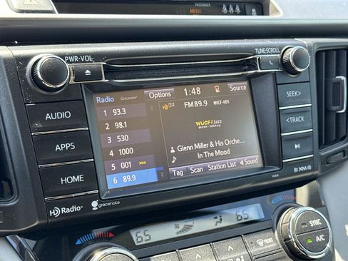 Used 2018 Toyota RAV4 XLE image 23