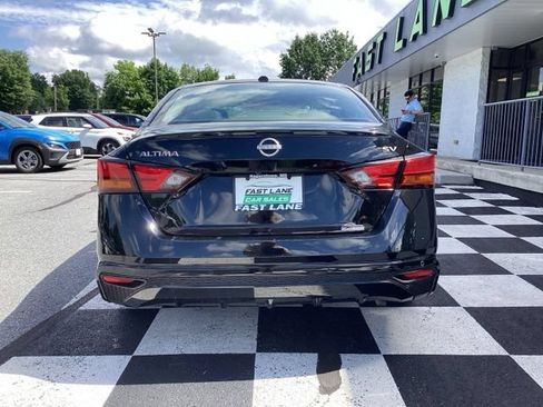 Used 2024 Nissan Altima 2.5 SV FWD image 5