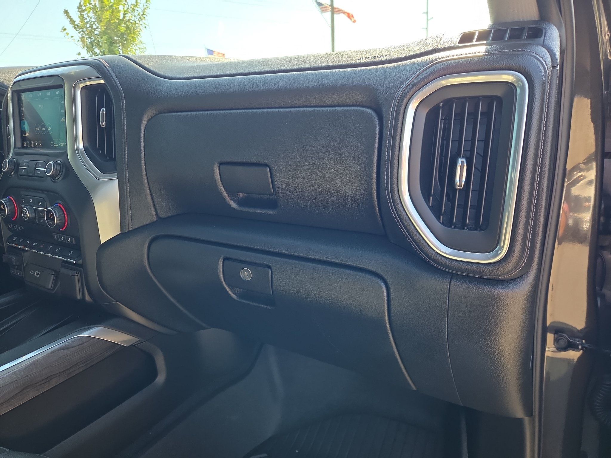 Used 2020 Chevrolet Silverado 2500 LTZ w/ LTZ Plus Package AWD/4WD image 37