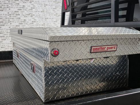 Used 2024 GMC Sierra 3500 Pro w/ Convenience Package image 12