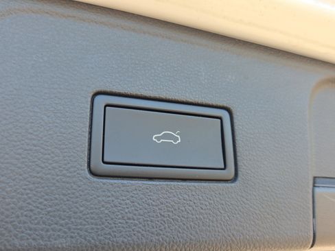 Used 2024 Volkswagen Atlas Peak Edition SEL image 15