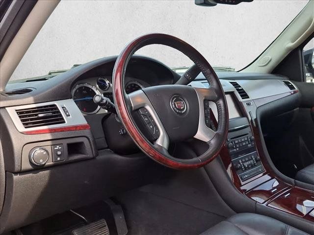 Used 2014 Cadillac Escalade Luxury RWD image 8