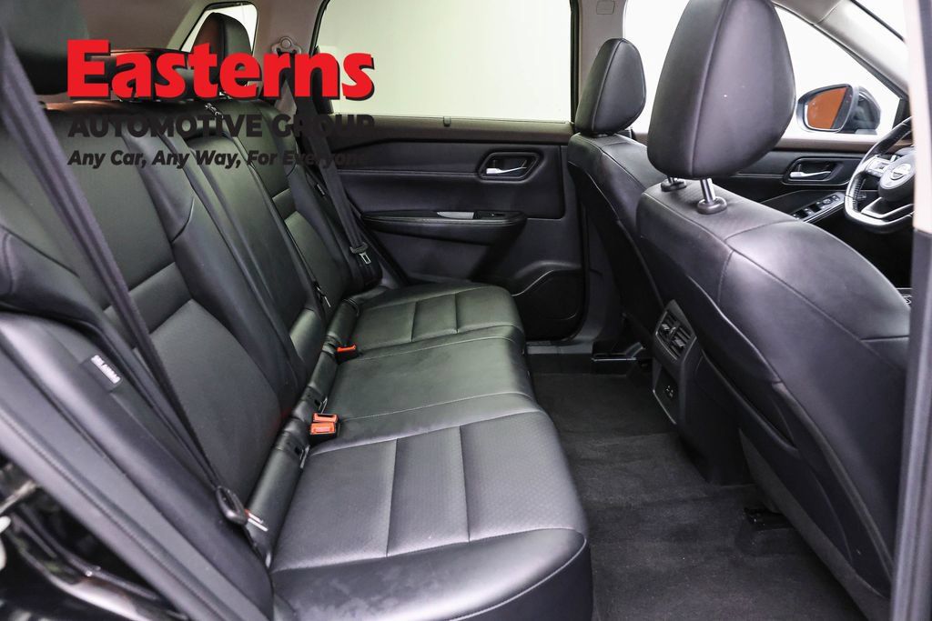 Used 2023 Nissan Rogue SV w/ SV Premium B Package AWD/4WD image 27