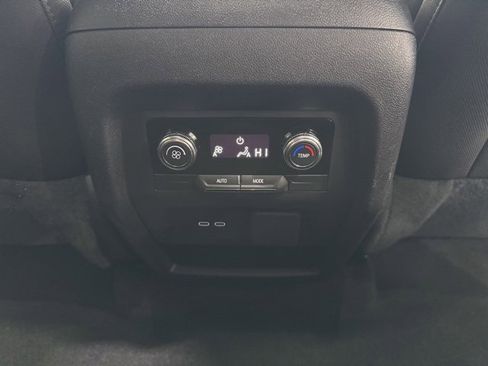 Used 2025 GMC Acadia Elevation image 18