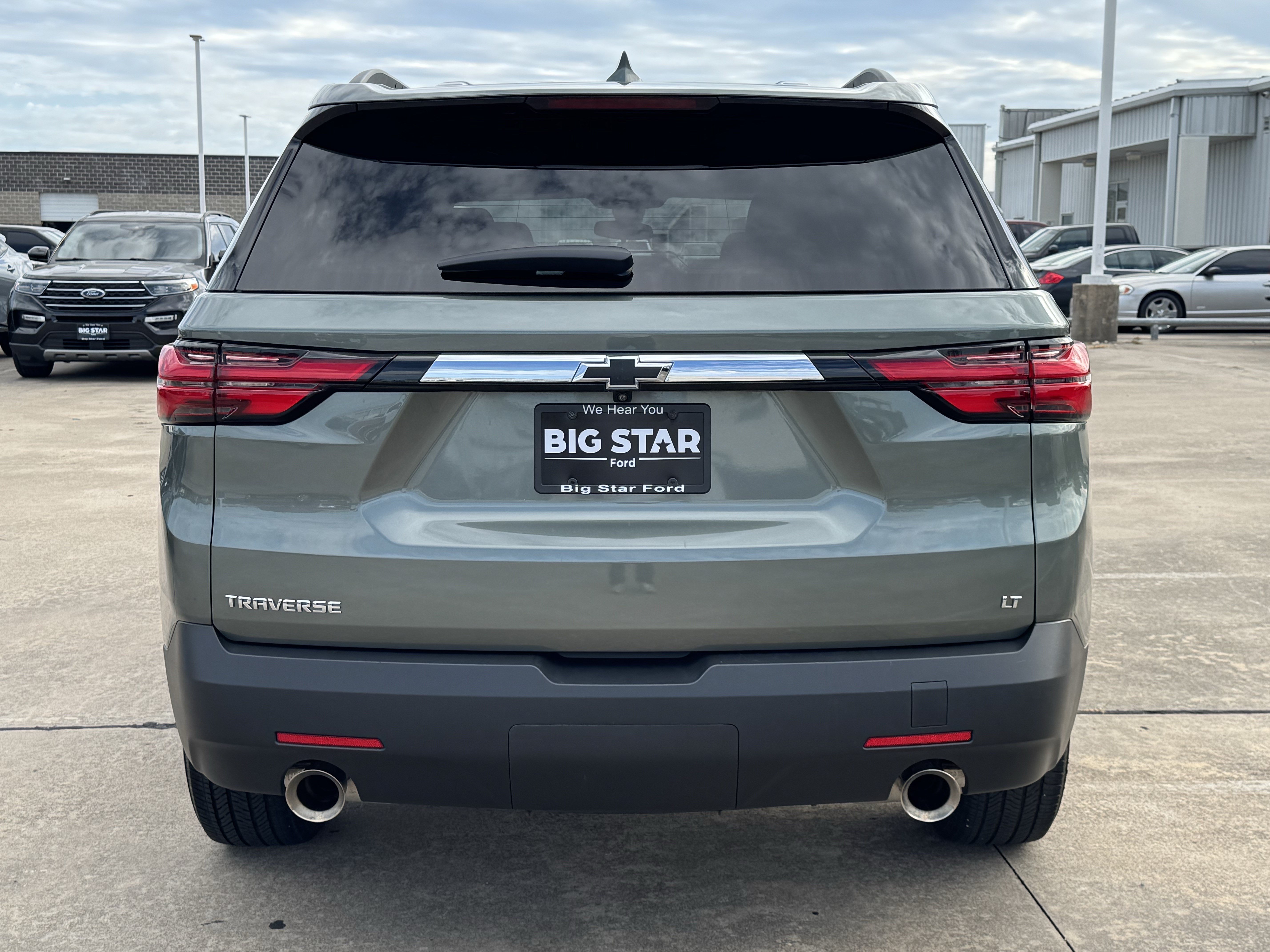 Used 2023 Chevrolet Traverse LT FWD image 9