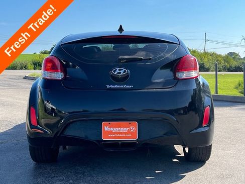 Used 2016 Hyundai Veloster w/ Option Group 02 FWD image 7