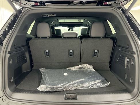 Used 2025 Buick Enclave Avenir w/ LPO, Floor Liner Package image 25