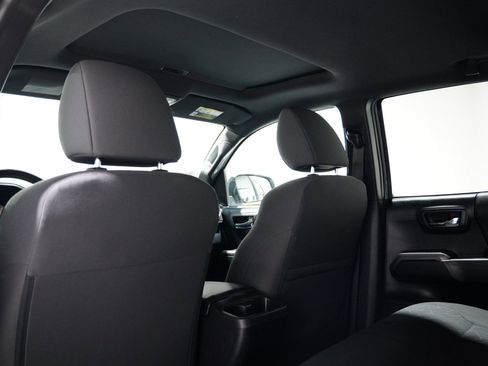 Used 2016 Toyota Tacoma TRD Off-Road image 13