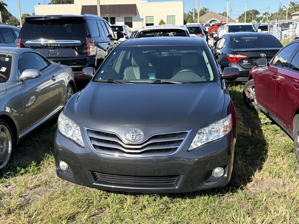 Used 2010 Toyota Camry XLE FWD image 5