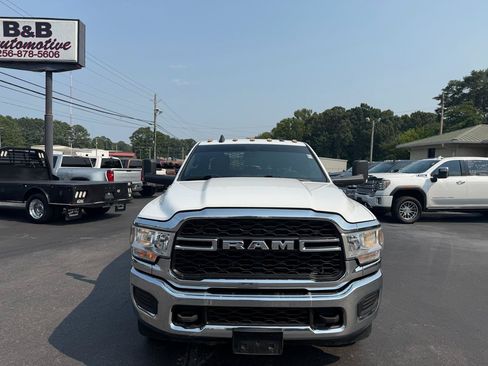 Used 2022 RAM 3500 Tradesman w/ Chrome Appearance Group AWD/4WD image 2