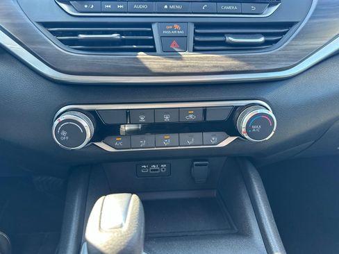 Used 2025 Nissan Altima 2.5 SV AWD/4WD image 59