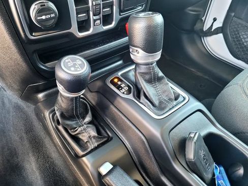 Used 2024 Jeep Wrangler Unlimited Sahara AWD/4WD image 20