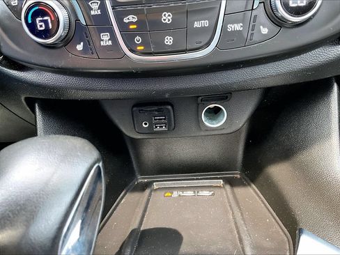 Used 2023 Chevrolet Traverse Premier w/ LPO, Cargo Package AWD/4WD image 20