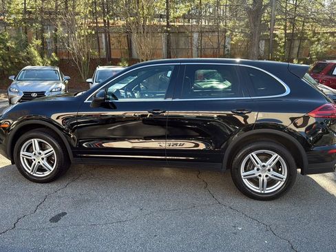 Used 2017 Porsche Cayenne image 9